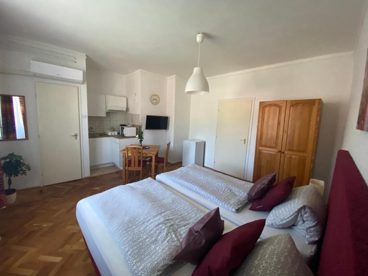 Anonymus Vendeghaz Appartement Siófok Buitenkant foto