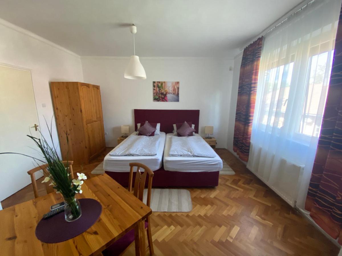 Anonymus Vendeghaz Appartement Siófok Buitenkant foto